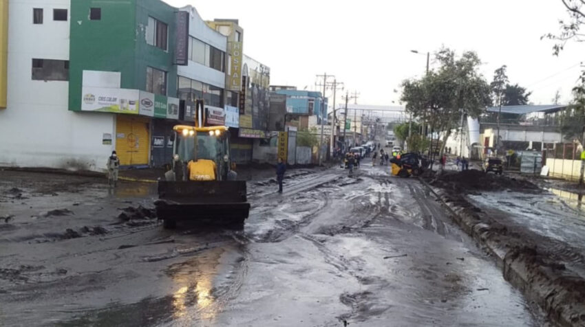 Las calles de Pomasqui amanecieron llenas de lodos, el 17 de septiembre de 2020.