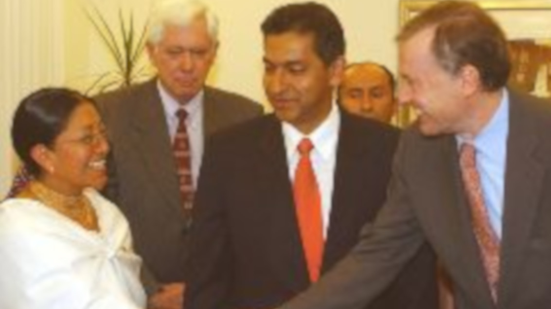 Imagen de febrero de 2003. El entonces presidente Lucio Gutiérrez y el director-gerente del FMU, Horst Kohler, firmaron una carta de intención.