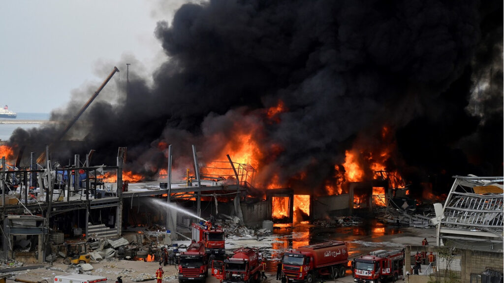 Nuevo incendio en el puerto de Beirut un mes después de la explosión