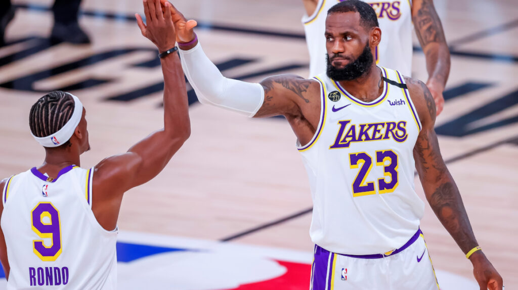 LeBron James lleva a los Lakers a su segundo triunfo ante los Rockets