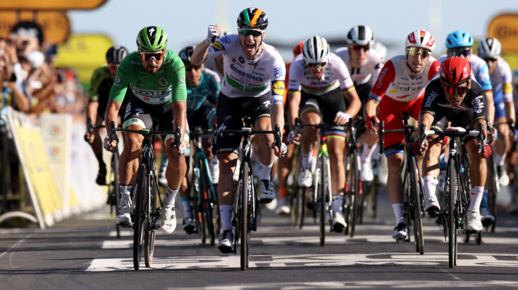 Sam Bennett gana el esprint masivo de la Etapa 10 del Tour de Francia