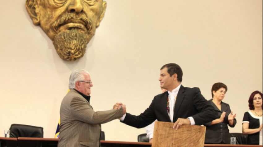 Fernando Cordero y Rafael Correa, en 2008, en la Asamblea Constituyente de Montecristi.