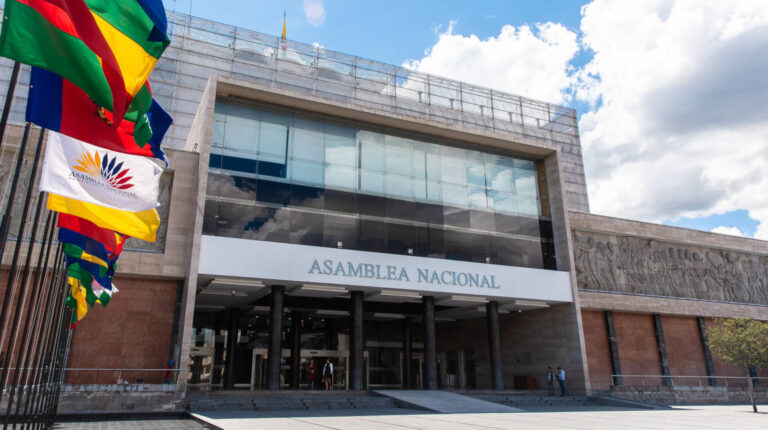 fachada asamblea nacional