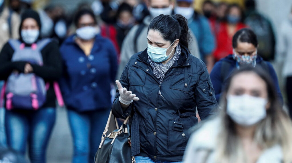 ¿Usar mascarillas puede reducir la carga viral del Covid-19?
