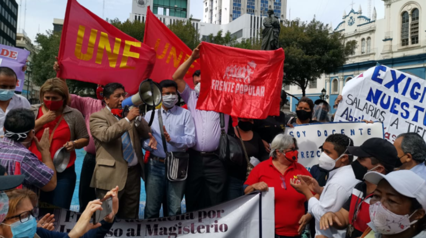 Dirigentes de la UNE en la protesta realizada este 1 de septiembre de 2020 en Guayaquil.