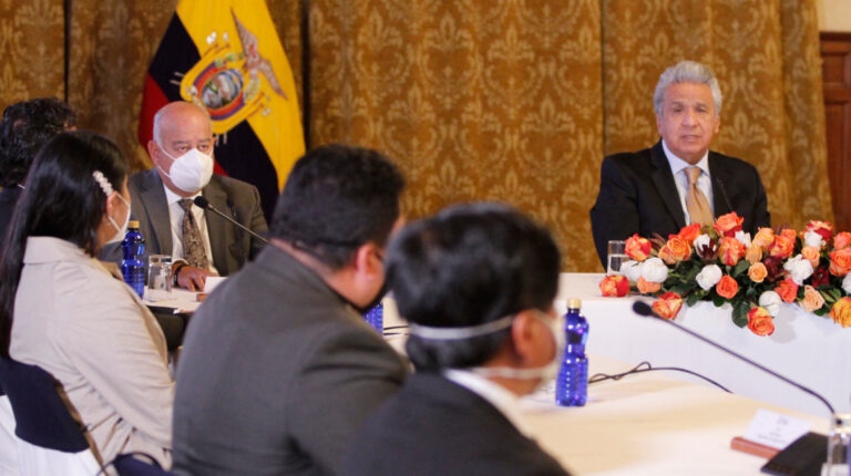 El presidente de la República, Lenín Moreno y el ministro de Finanzas, Mauricio Pozo, se reunieron con los proveedores del Estado en el Palacio de Carondelet, el 13 de octubre de 2020.