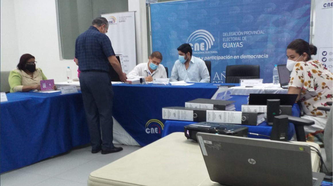 La Junta Provincial Electoral de Guayas sesionó el 12 de octubre para revisar los informes técnicos y jurídicos respecto a la inscripción de candidaturas para asambleístas provinciales.