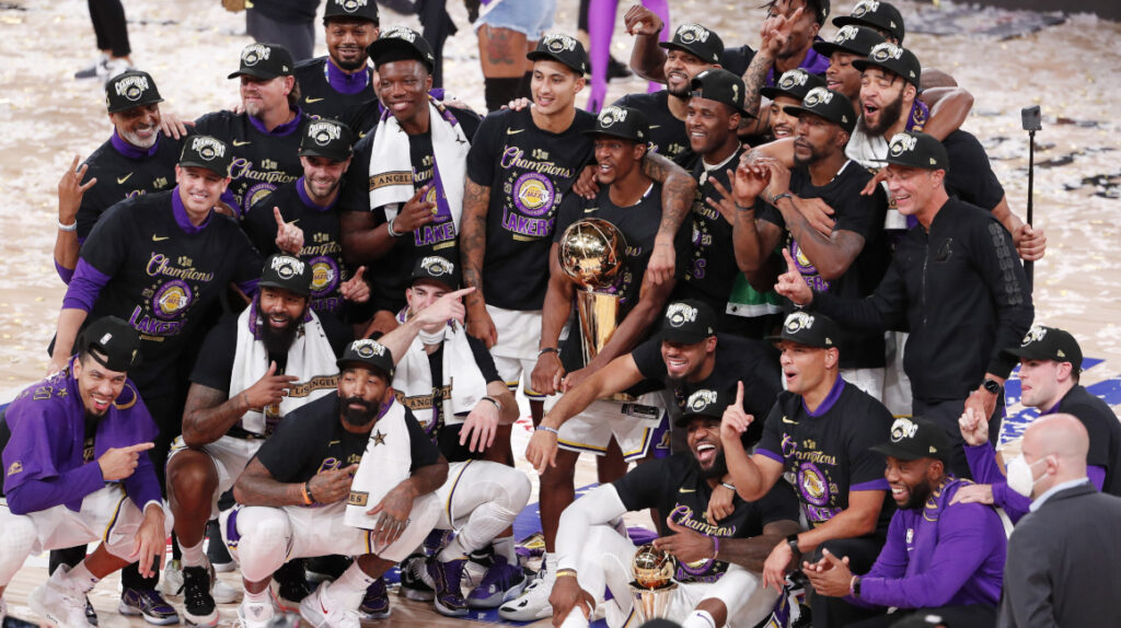 Los Lakers derrotan a Miami y alcanzan su título 17 en la NBA