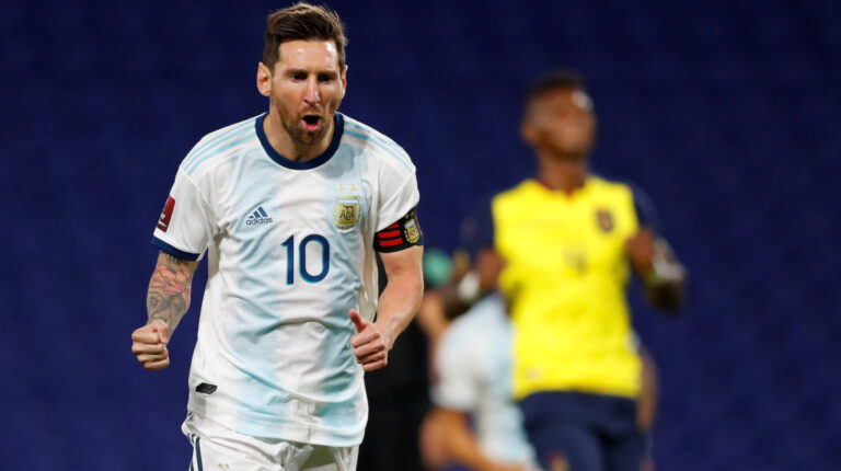 Lionel Messi celebra el gol ante Ecuador, en La Bombonera, el jueves 8 de octubre de 2020.