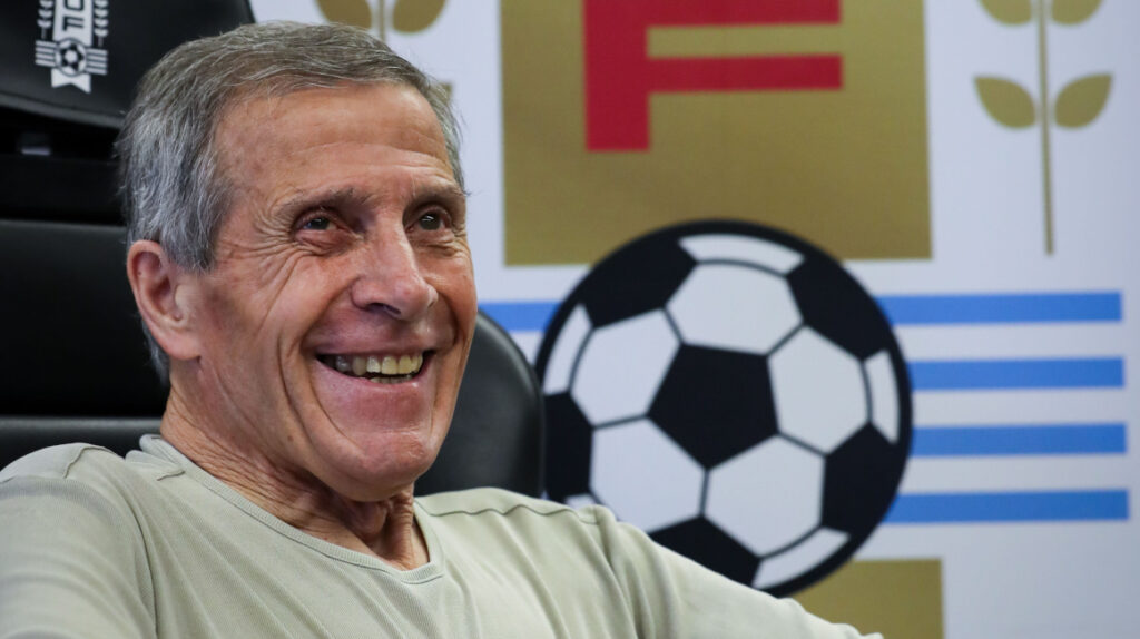 Tabárez deja a Cavani fuera de la convocatoria para las Eliminatorias