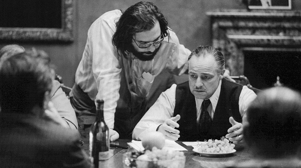 Francis Ford Coppola y Marlon Brando en un momento del rodaje de "El Padrino", en 1971.