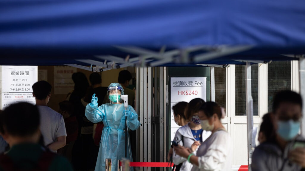 Escuelas de Hong Kong cerrarán hasta 2021 ante nueva oleada de Covid-19