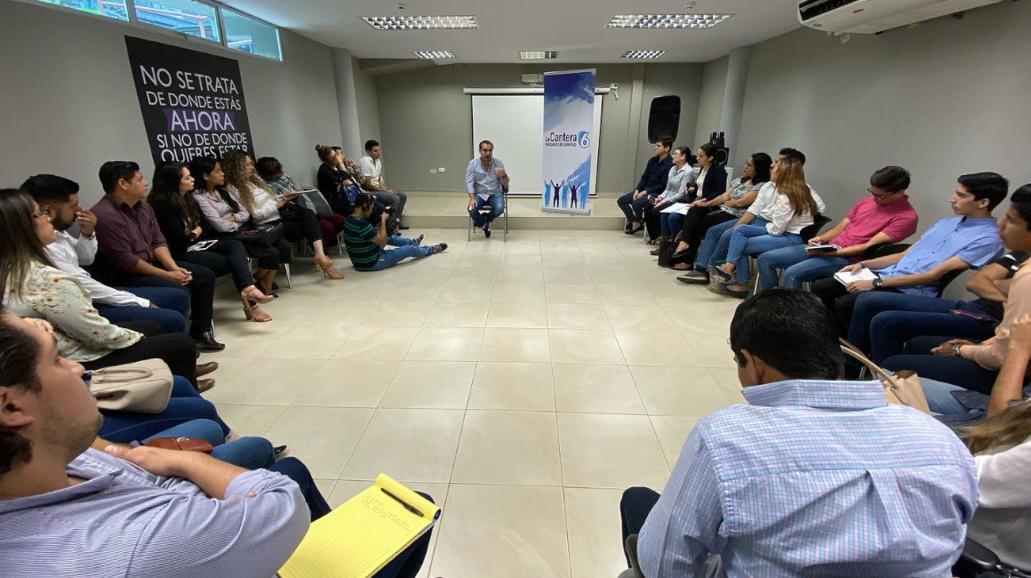 El 24 de noviembre de 2019, Vicente Taiano da una charla a los jóvenes de la Cantera de la 6, en Guayaquil.