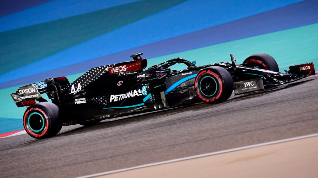 Lewis Hamilton llega a su ‘pole’ 98 en el GP de Bahrein