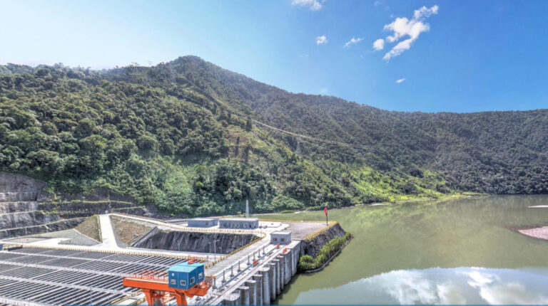 Una vista panorámica de las obras de captación de la Central Hidroeléctrica Coca Coco Sinclair, en 2019.