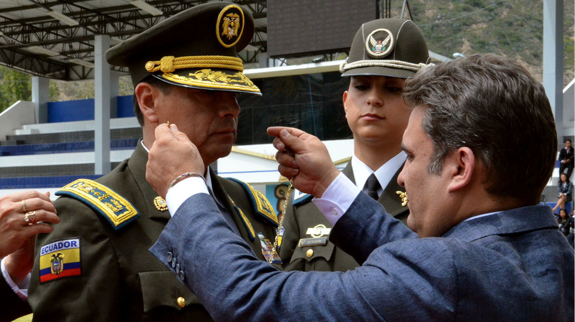 En diciembre de 2014, Patricio Pazmiño recibió la 'Gran Cruz del Orden y Seguridad Nacional' por el mérito profesional.