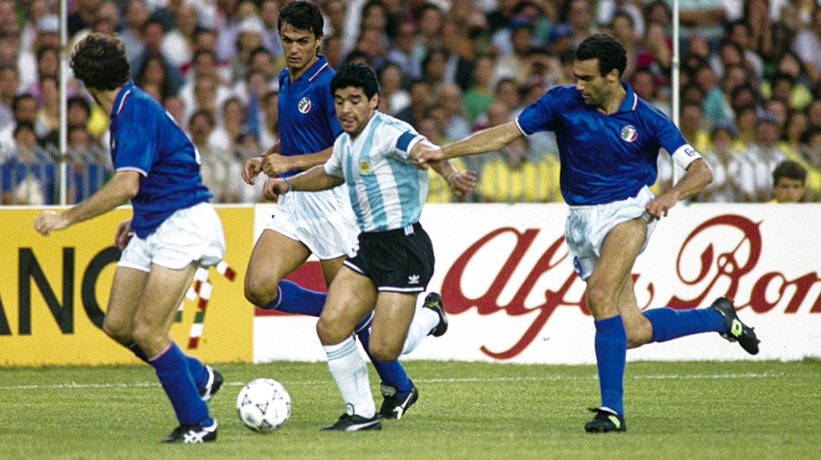 Diego Maradona, en la semifinal del Mundial 1990, ante Italia.