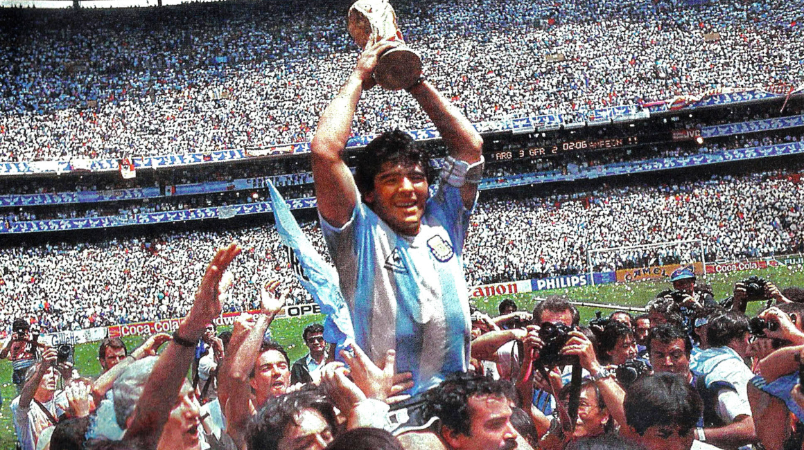 Diego Maradona entró en la historia del fútbol, tras coronarse campeón mundial en México 1986.