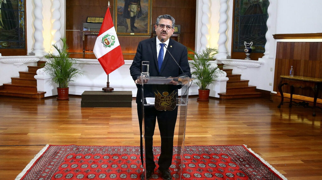 Manuel Merino renuncia a la presidencia de Perú