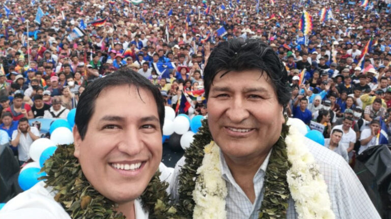Andrés Arauz y Evo Morales en Chimoré, Bolivia, el 11 de noviembre de 2020.
