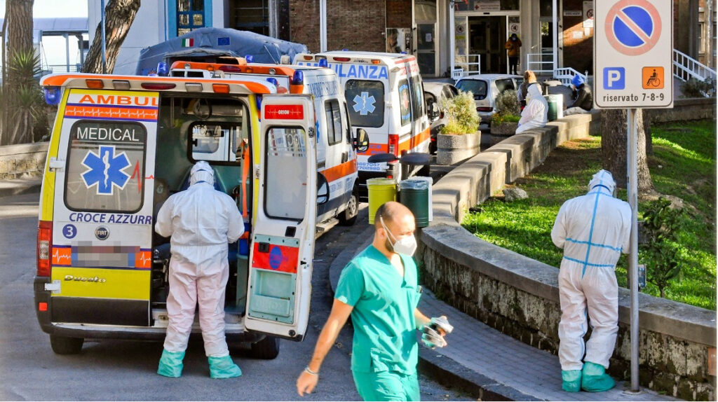 Italia registra 425 fallecidos por coronavirus en un solo día