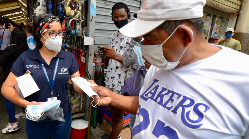 Guayaquil mantendrá el uso de mascarillas hasta el 15 de mayo