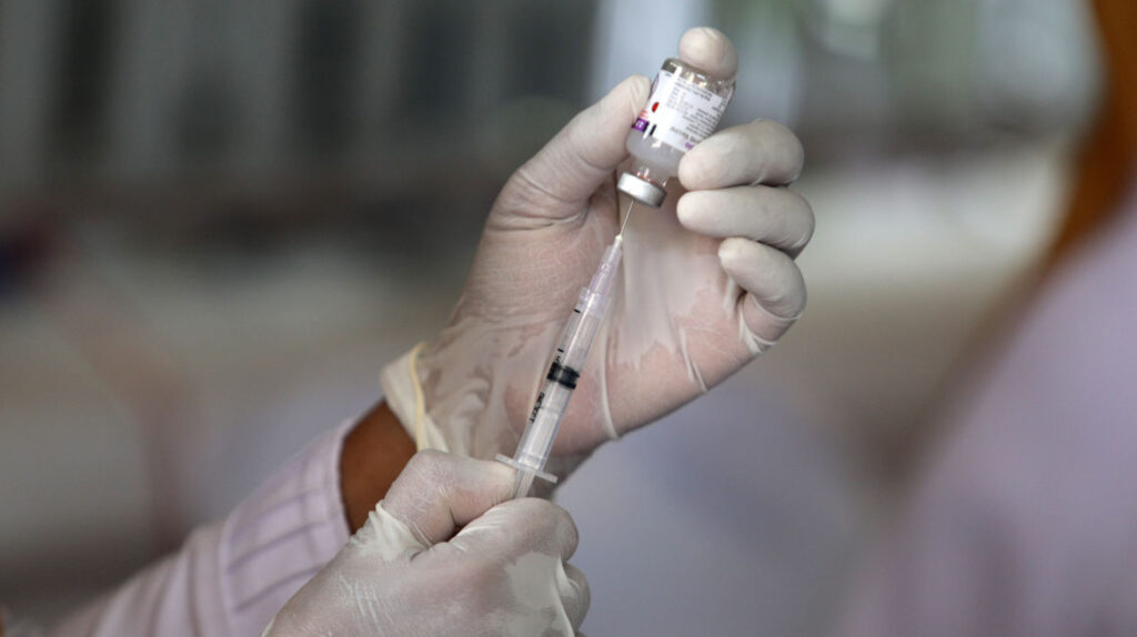 AstraZeneca prevé distribuir vacuna contra el coronavirus en marzo