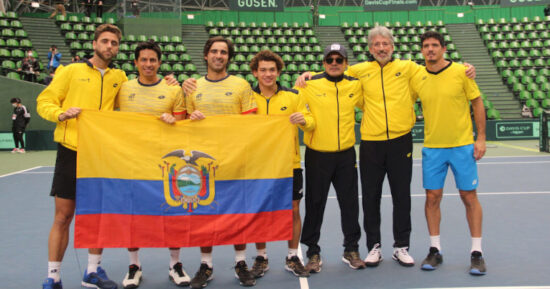 El equipo ecuatoriano luego de conseguir el pase a las Finales de la Copa Davis