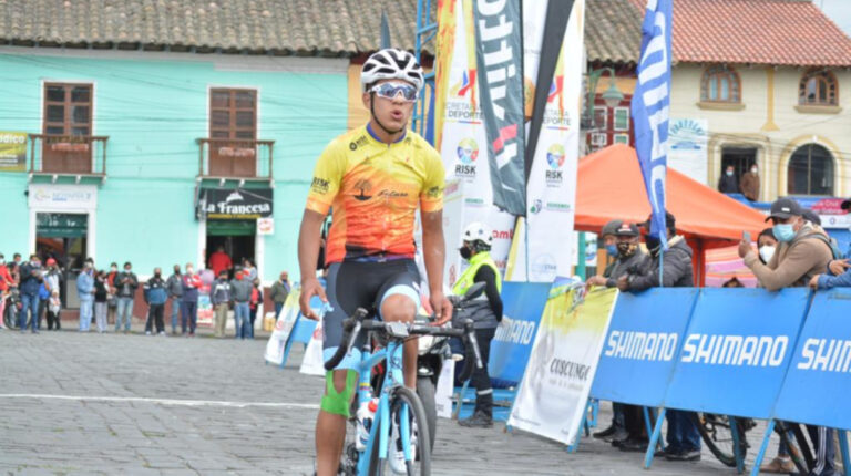 Nixon Rosero gana la Etapa 2 del Tour de la Juventud, el viernes 18 de diciembre de 2020.
