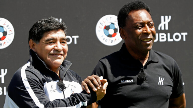 Diego Maradona y Pelé conforman la alineación de todos los tiempos de la revista France Football.