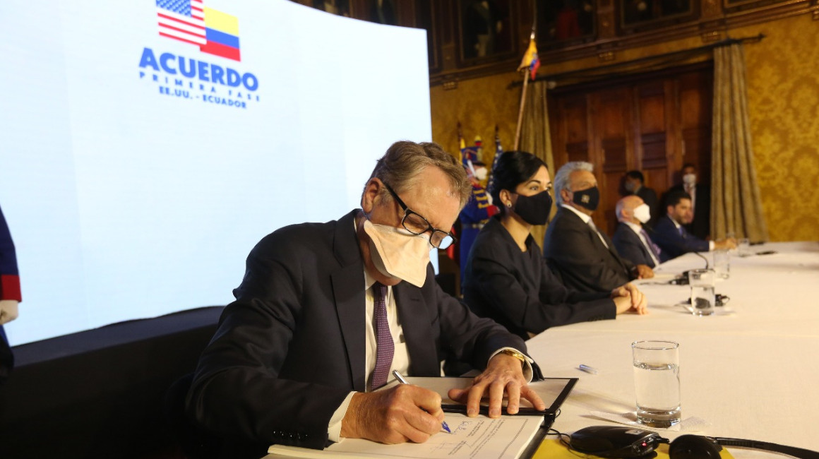 Robert Lighthizer, de la Oficina del Representante de Comercio de los Estados Unidos (USTR), durante la firma del acuerdo de primera fase con Ecuador, el 8 de diciembre de 2020. 
