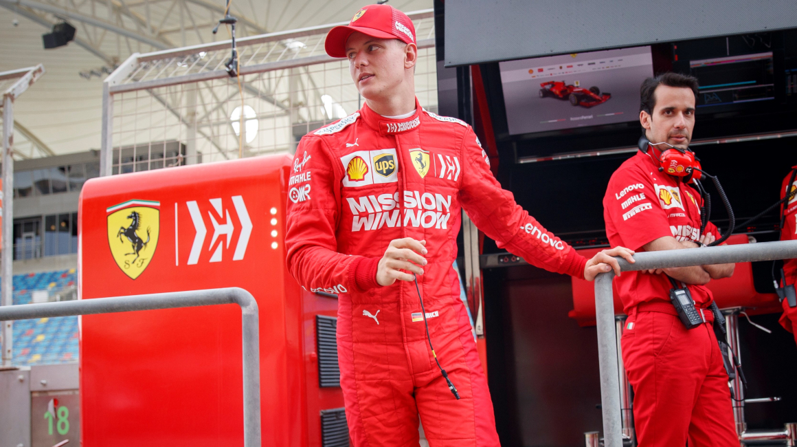 El alemán Mick Schumacher, hijo del heptacampeón mundial de F1 Michael Schumacher, durante su debut en el primer día del test de Fórmula Uno tras el Gran Premio de Baréin, en el circuito de Sakhir, el 2 de abril de 2019.