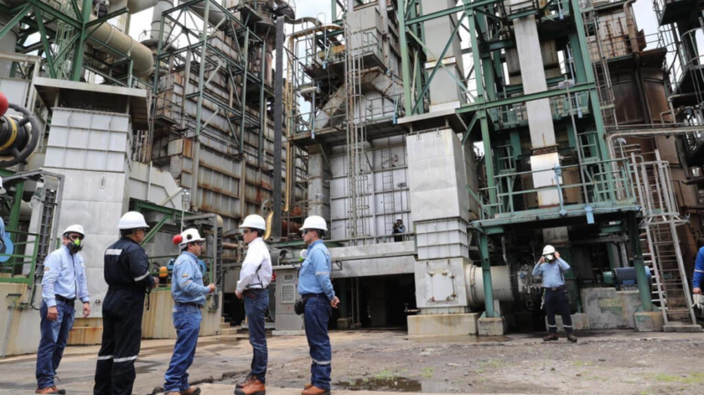 Gobierno anuncia concurso para delegación de la Refinería de Esmeraldas