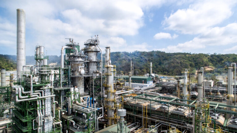 Una vista panorámica de la Refinería Esmeraldas, en mayo de 2019.