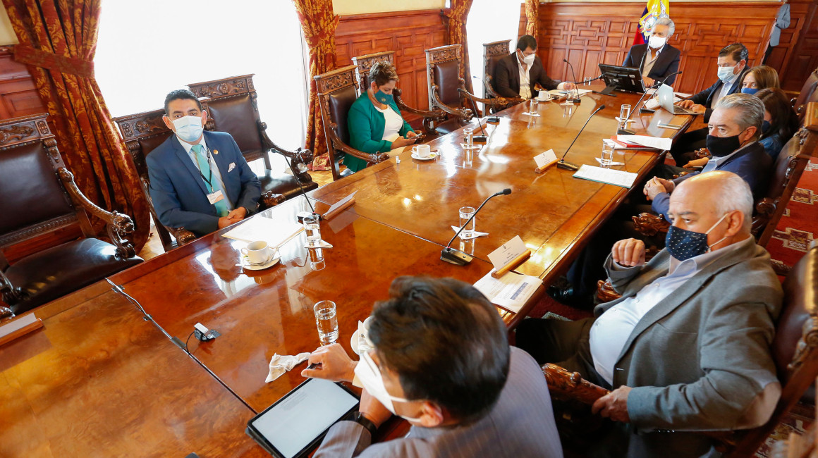 El presidente Lenín Moren, junto con varios ministros, durante una reunión en el Palacio de Carondelet, el 3 de diciembre de 2020.