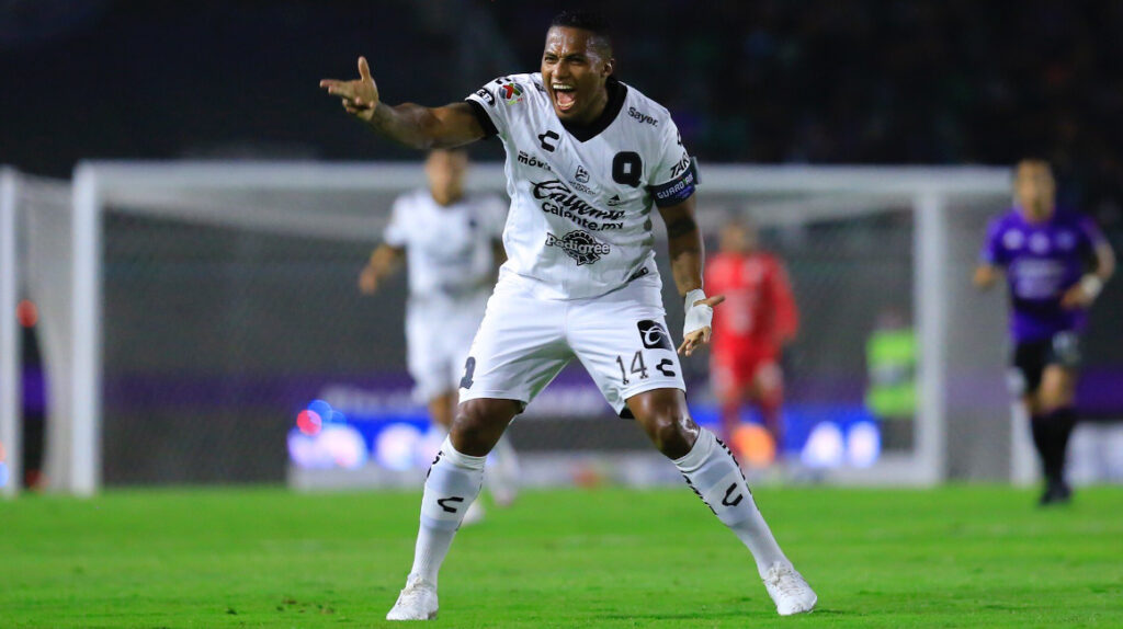 Antonio Valencia fue expulsado en la goleada al Querétaro