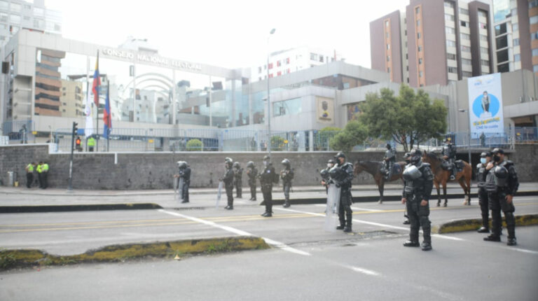 Operativo de seguridad de la Policía en el Consejo Nacional Electoral (CNE