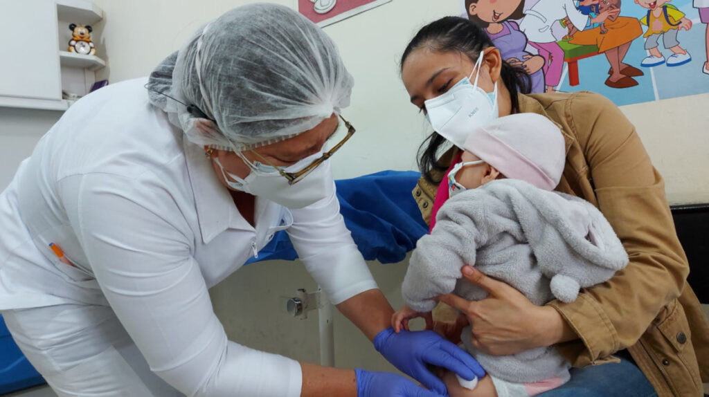 Ministerio de Salud proyecta un brote de contagio de Covid-19 en niños