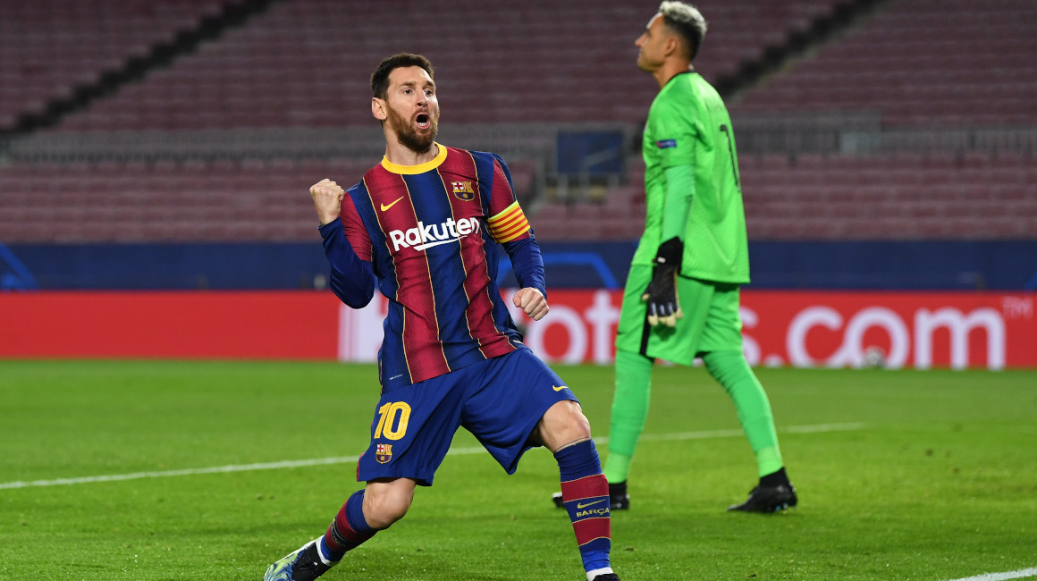 Lionel Messi celebra su gol ante el PSG, por Champions League, el martes 16 de febrero de 2021.