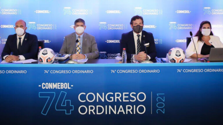 Dirigentes de la Conmebol durante el 74 Congreso ordinario, el 23 de marzo de 2021, donde se toparon varios temas, como el de la Copa América 2021.