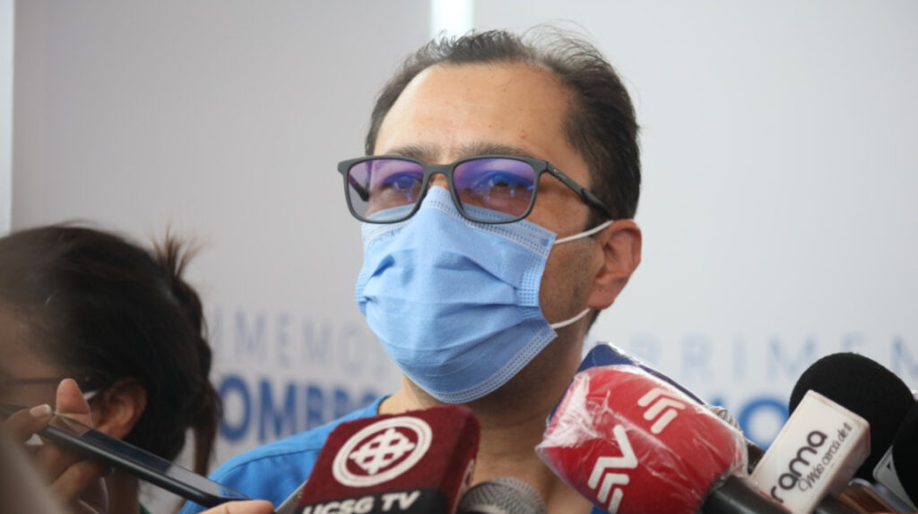 Ministro de Salud pide renuncias a todos los directores zonales del país