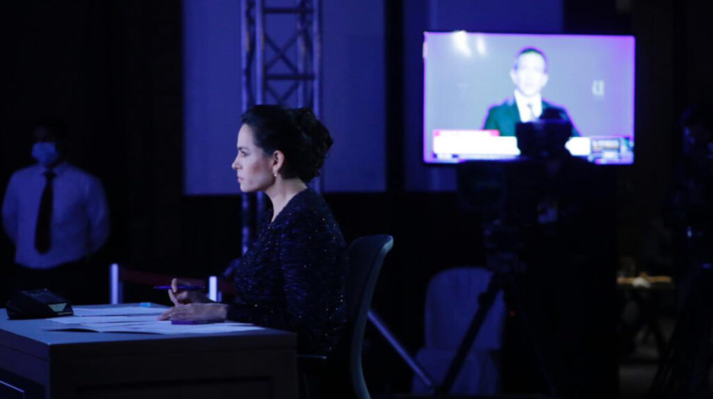 Andrea Bernal no será la moderadora del debate presidencial