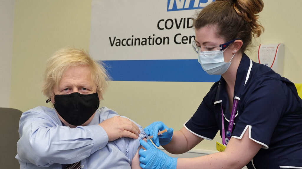 Líderes europeos reciben la vacuna de AstraZeneca contra el coronavirus