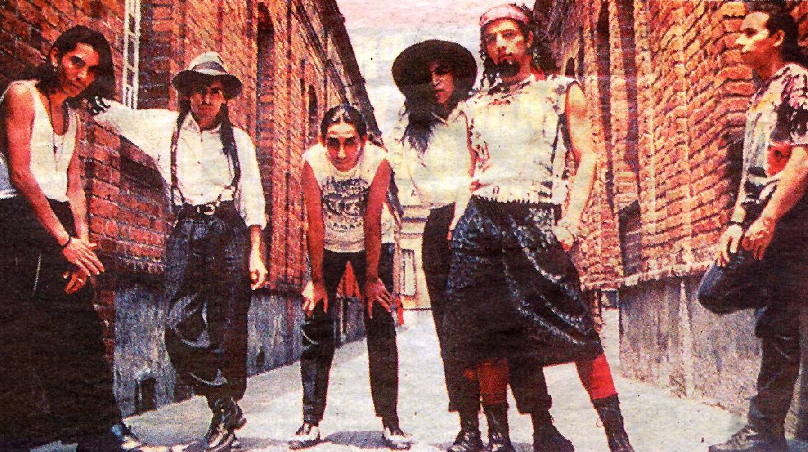 Roco, Pato, Lobito, Sax, Pacho y Aldo eran los integrantes de Maldita Vecindad y los Hijos del Quinto Patio a inicios de los años 90.