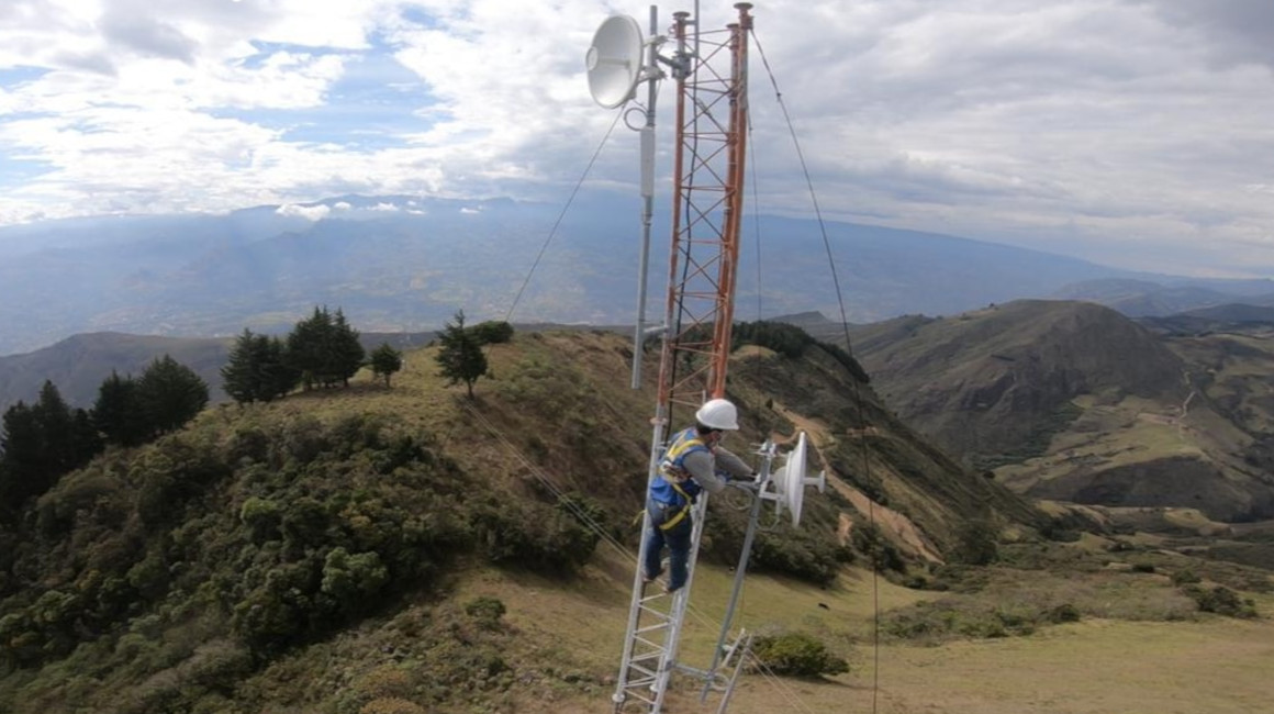 Implementación de antenas de Internet en Nabón. 