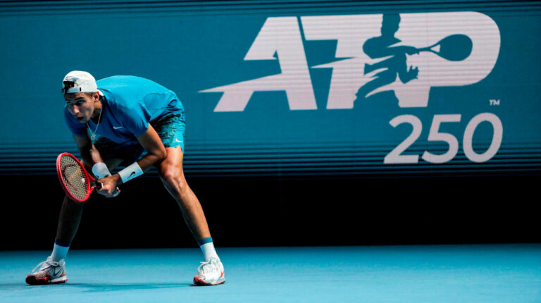 El tenista australiano Alexei Popyrin durante el partido de las semifinales del ATP 250 de Singapur, el 27 de febrero de 2021.