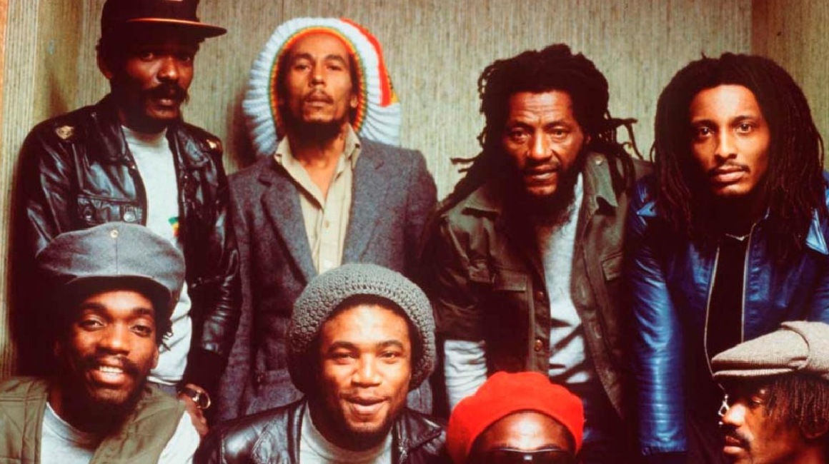 Bunny Wailer (arriba a la izquierda) junto a Bob Marley, en una imagen de The Wailers en los años 70.