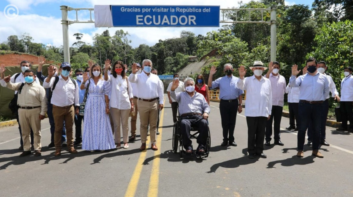 Imagen de la inauguración del puente sobre el Río Mataje en el que se cubrió el logo de 'Ecuador ama la vida', el 21 de enero de 2021. 
