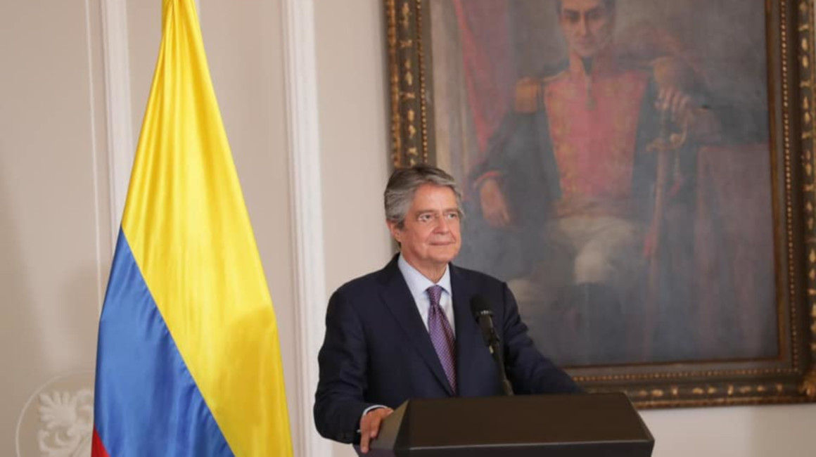 El presidente electo Guillermo Lasso durante su encuentro con el mandatario de Colombia, Iván Duque, el 20 de abril de 2021.