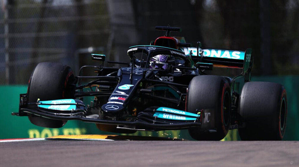 Hamilton consigue su ‘pole’ 99 en el Gran Premio de la Emilia Romaña